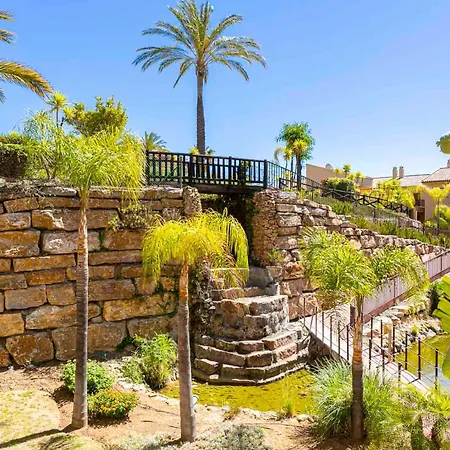 Apartment Elegante Piso En Benahavis Con Vista Al Mar *